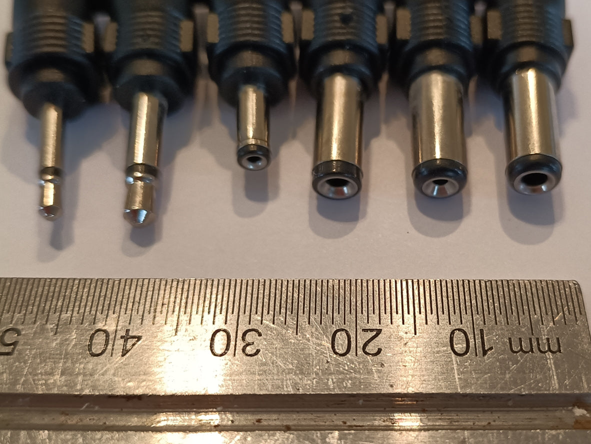 Universal AC/DC 3~12V Power Adapter with 6 Tips