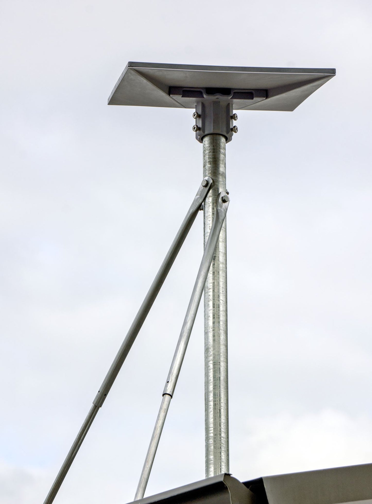 Starlink Roof Mount NZ – Gen 3 Dish 800mm Hot-Dip Galvanised Pole with Stays for Reliable Satellite Internet